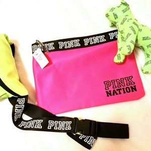 VS Pink 🐙👙 Neoprene Bag- NWT!