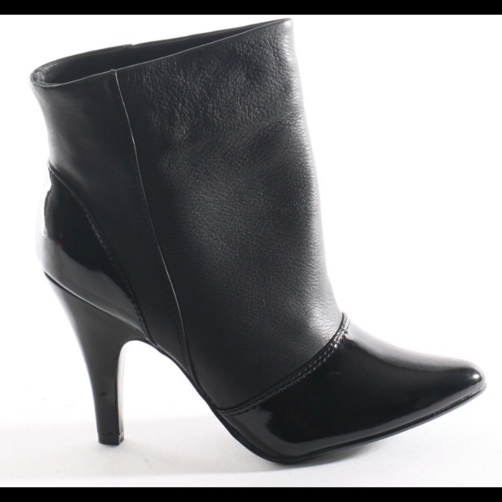 Report Celeste Ankle boots Size 9