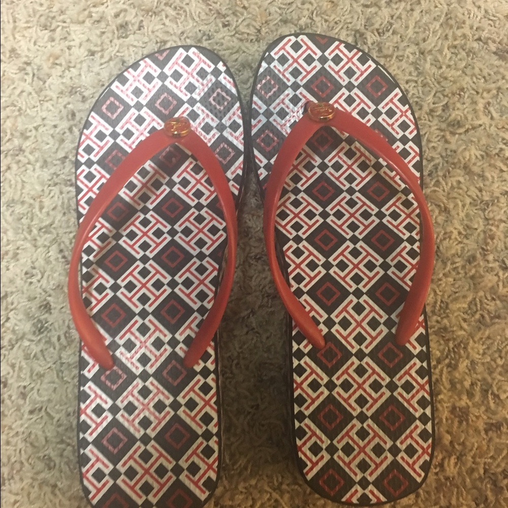 Tort Burch thandie wedge flip flop. Red and black