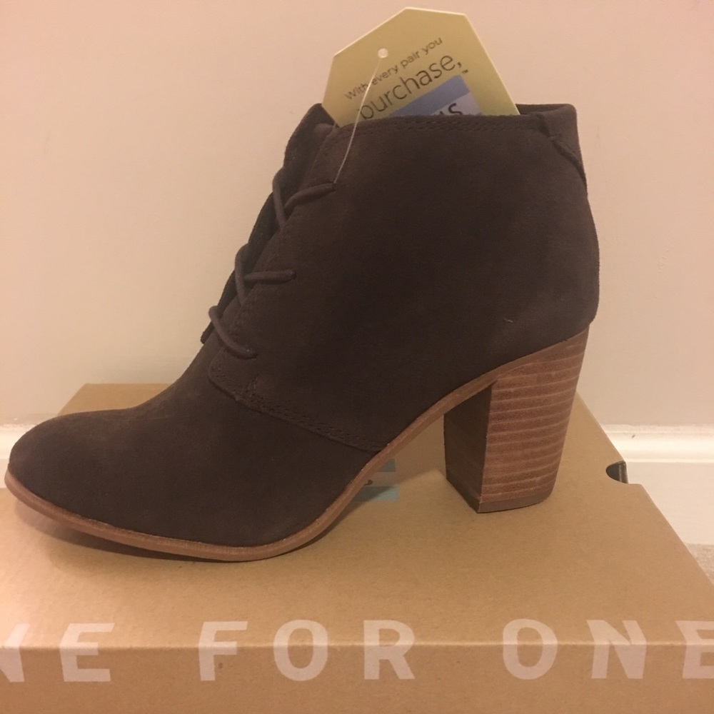 TOMS Lunata Lace Up Sz 8