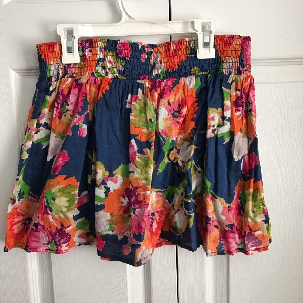 Floral Stretchy Skirt - Picture 2 of 4