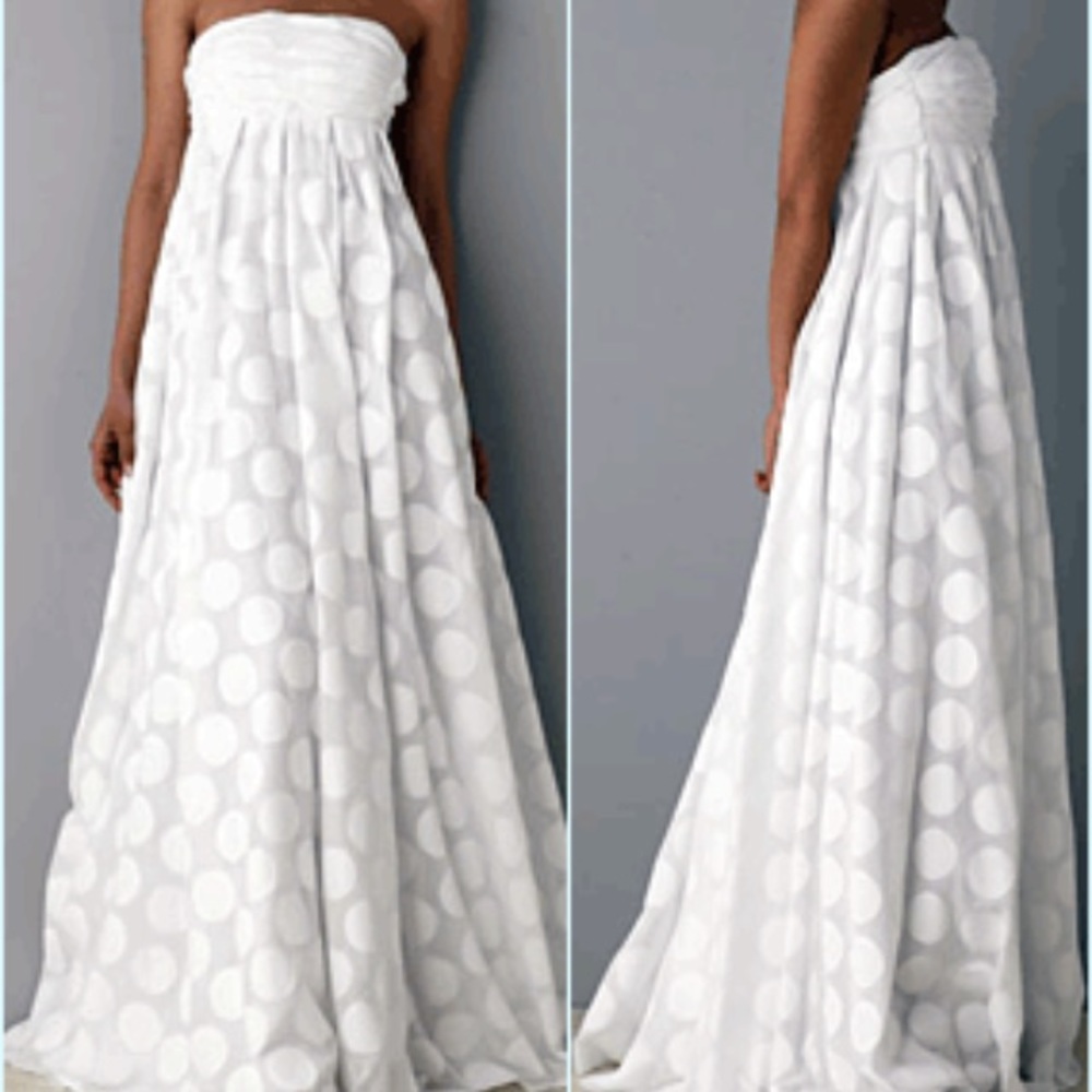 Not selling. Desperate to find this wedding dress