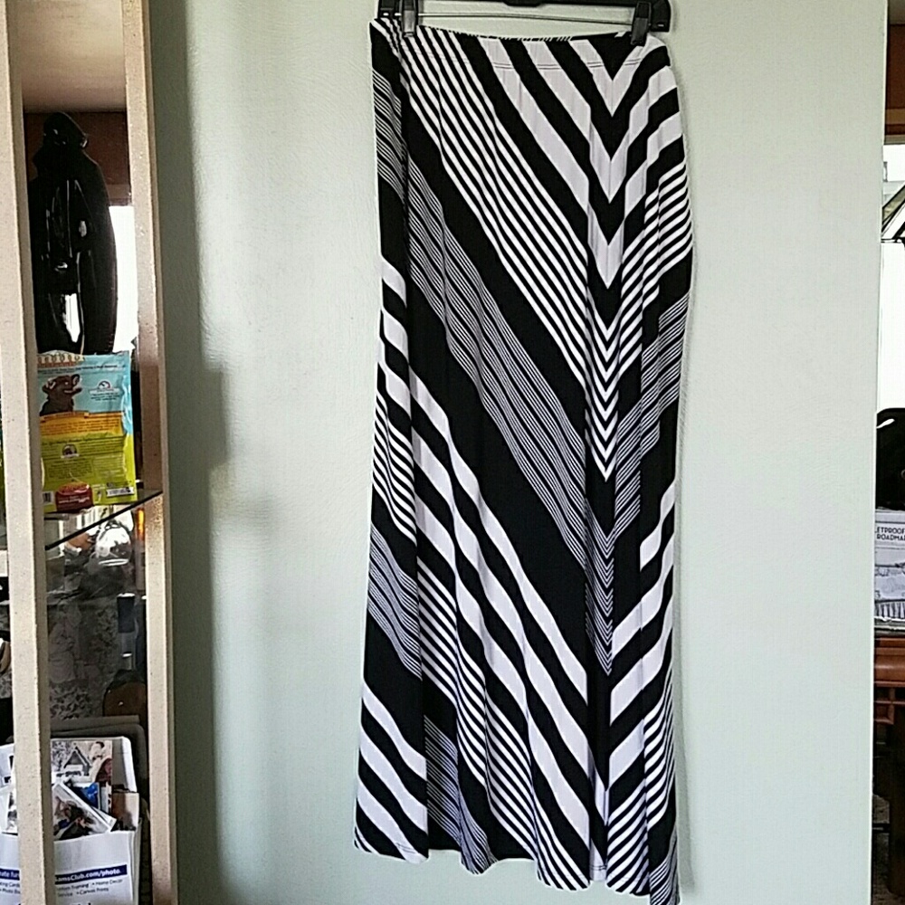Long well made skirt I order wrong size never retu