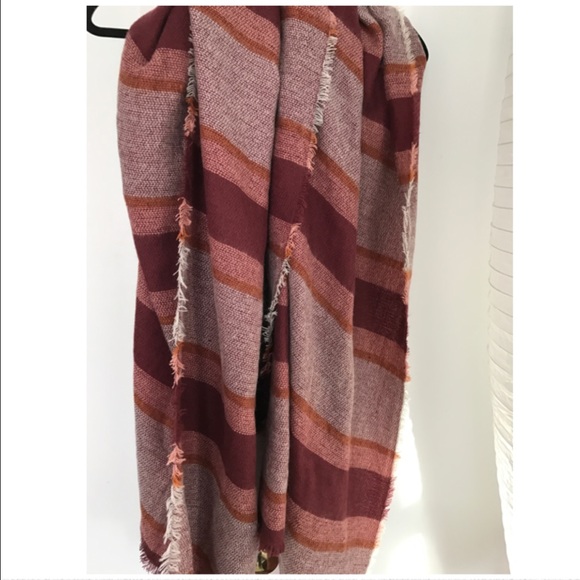 NWT Old Navy Shawl/ Scarf - Picture 2 of 2