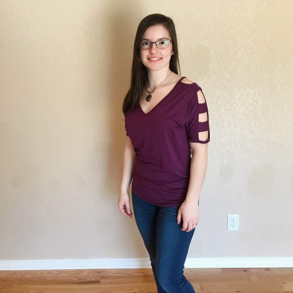 💥Weekend Sale!💜Ladder sleeve Top💜 - Picture 3 of 5