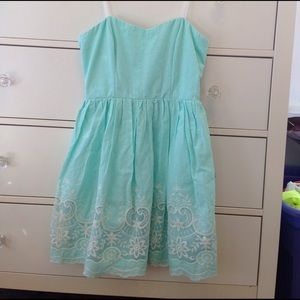 Adorable mint green strapless sundress. Never worn