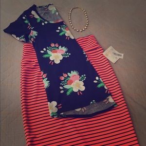 💗🦄Lularoe XS Classic T + Med Cassie🦄💗