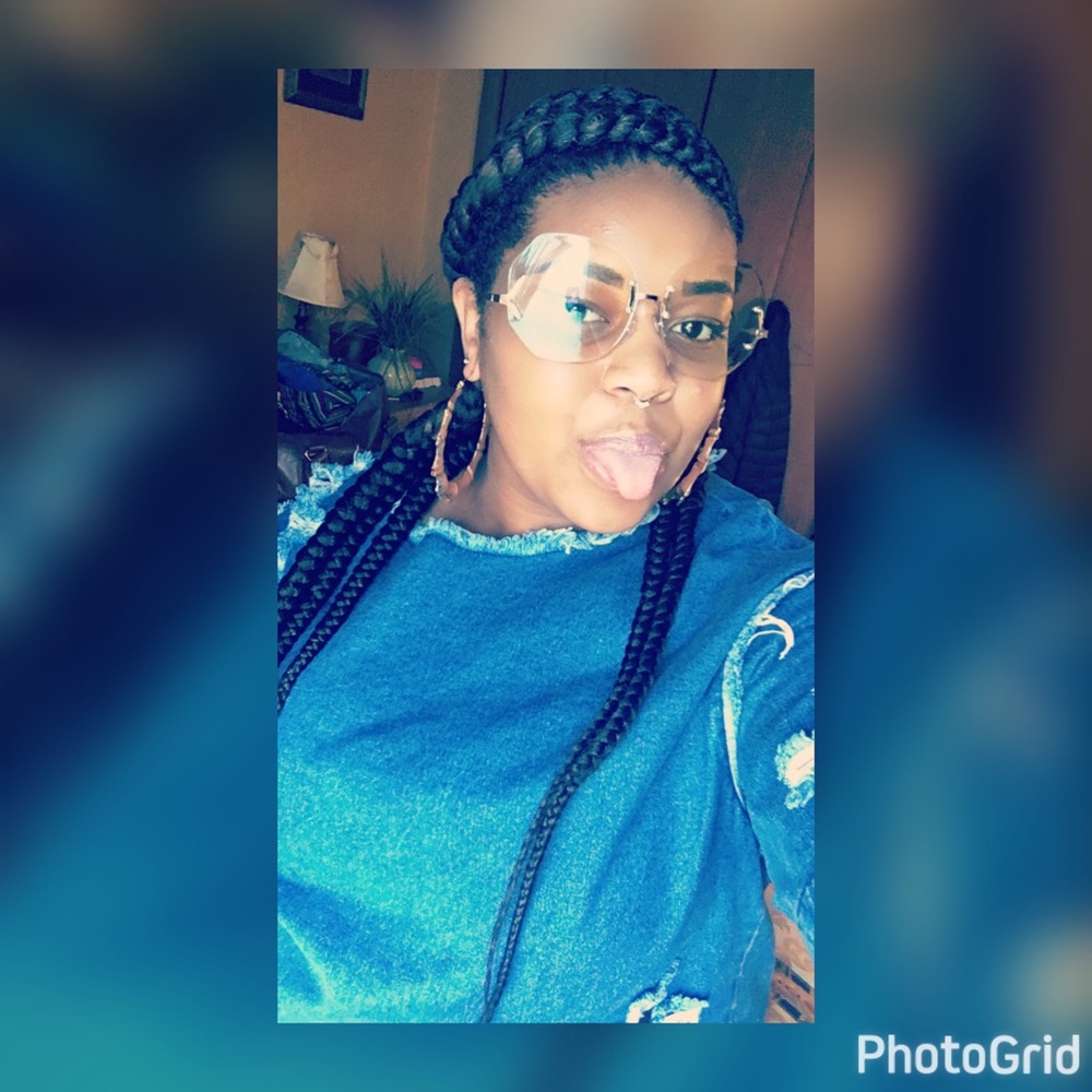 Meet your Posher, Michaela