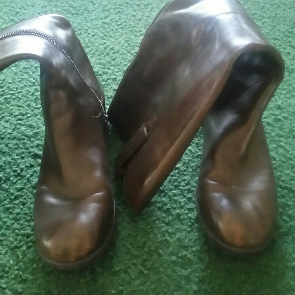 Born brown leather riding boots