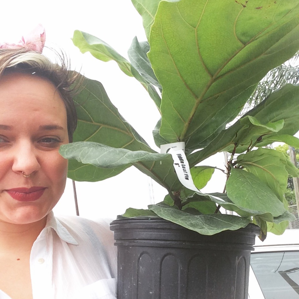 Meet your Posher, Thora