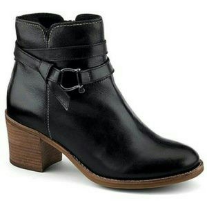 Sperry Chelton ankle booties