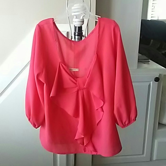 Multiple clothing items - Picture 4 of 4