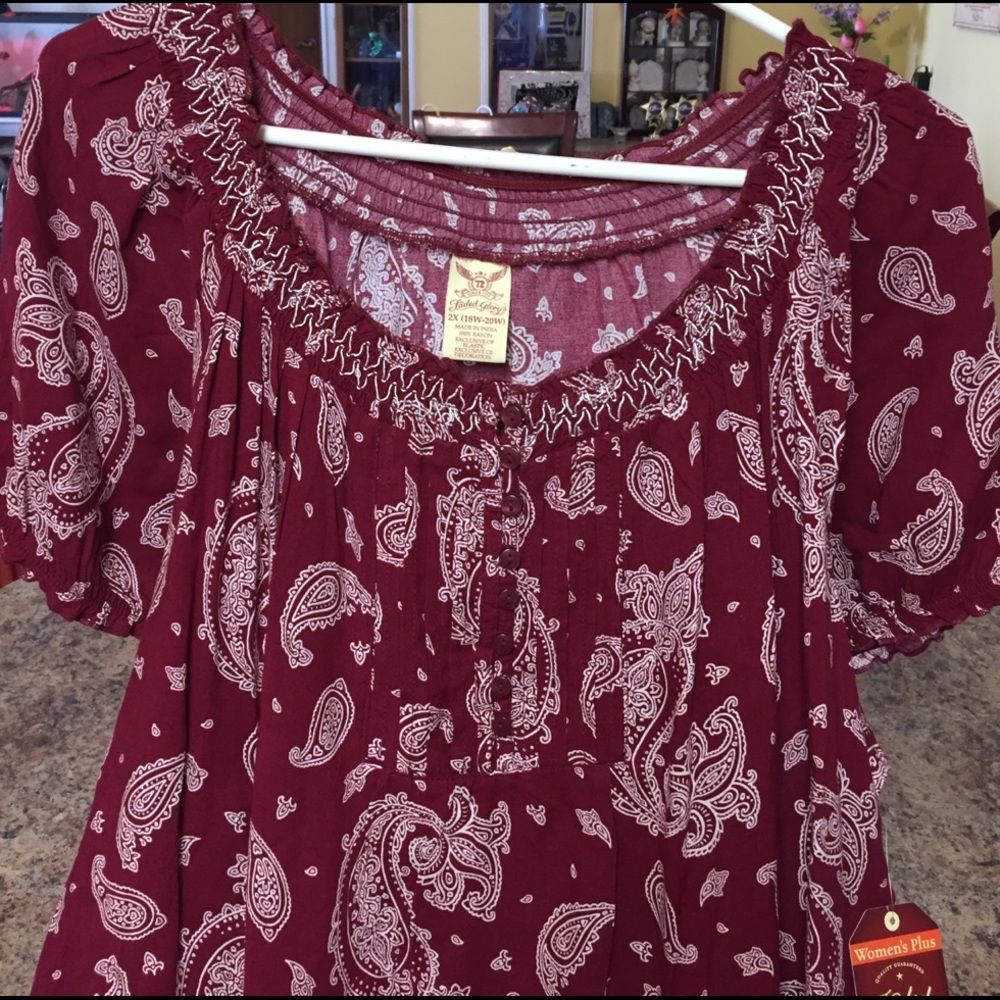 SOLD💜 SIZE 2X  NEW BURGUNDY COLOR BLOUSE