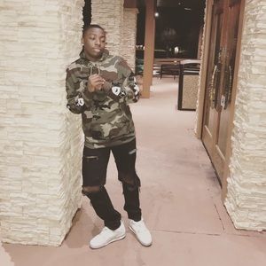 Meet your Posher, Malik