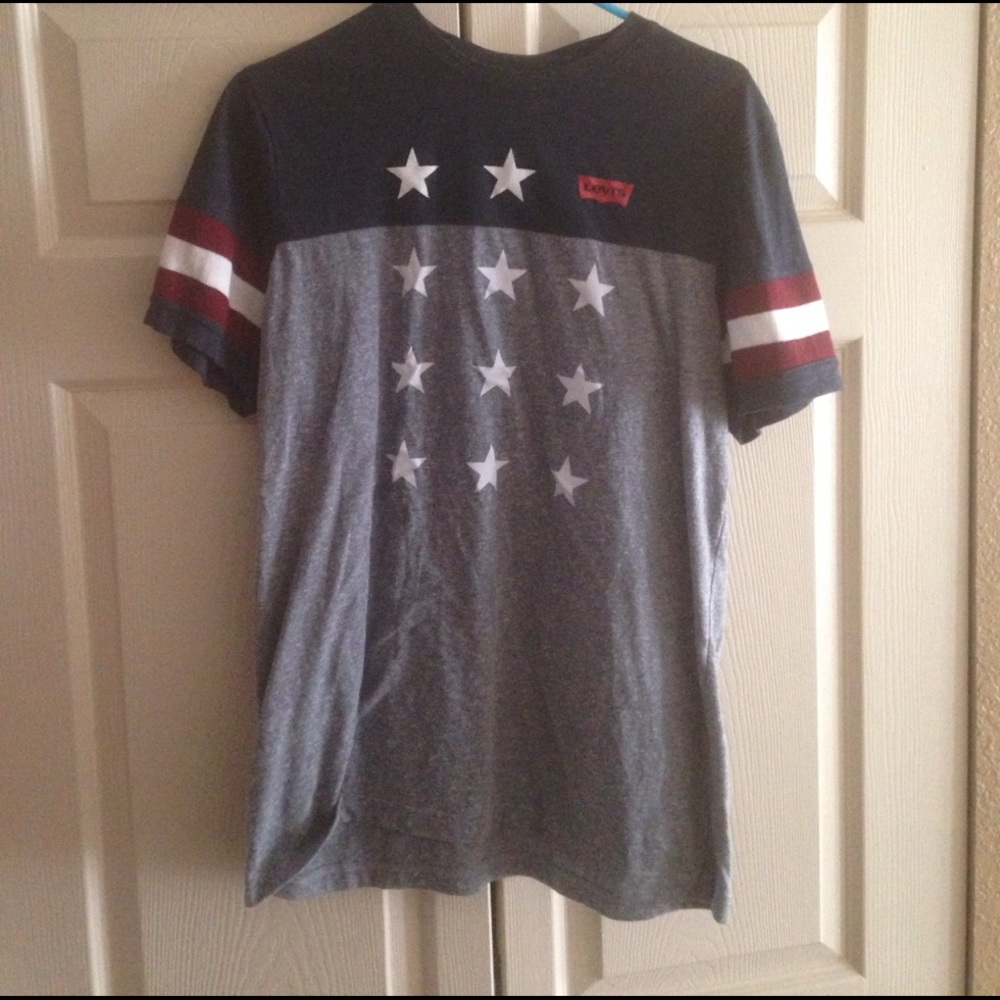 NEW w/o tag Levi's shirt for sale