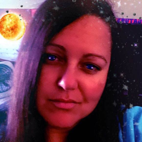 Meet your Posher, Jennifer - Picture 1 of 1