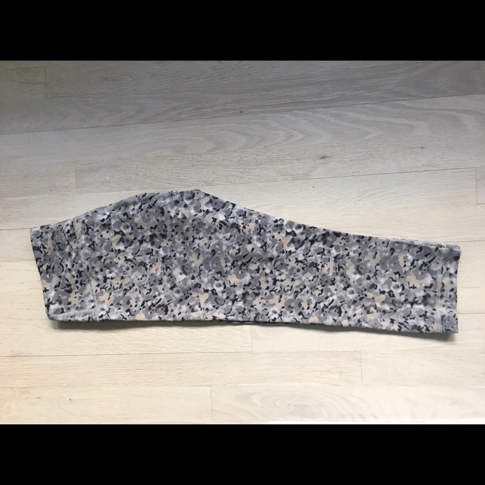 Lululemon cropped pants