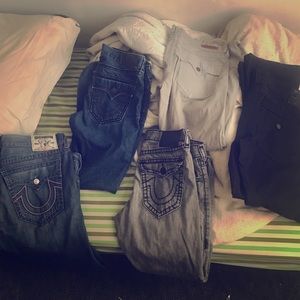 5 pairs of true religion jeans