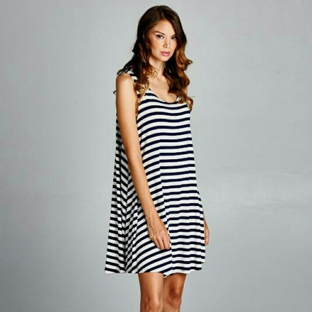 LAST1 SALE 🎉Striped Swing Dress with Cut Out Back - Picture 2 of 7