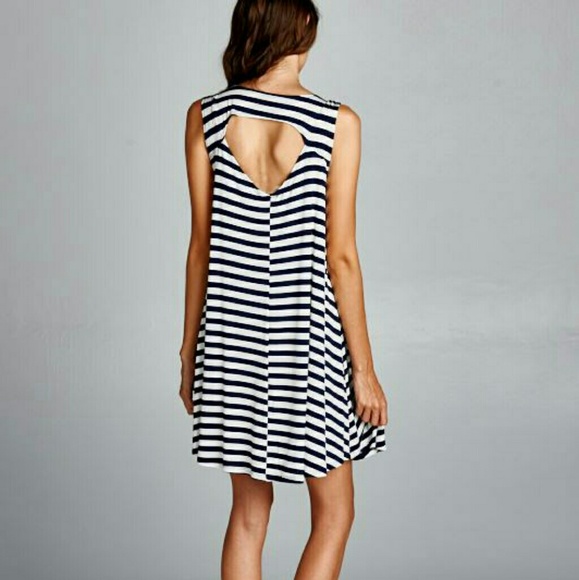 LAST1 SALE 🎉Striped Swing Dress with Cut Out Back - Picture 3 of 7