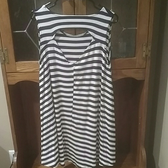 LAST1 SALE 🎉Striped Swing Dress with Cut Out Back - Picture 6 of 7