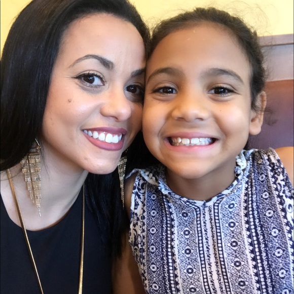 Meet your Posher, Jazmine Owner of DDS Boutique - Picture 7 of 7