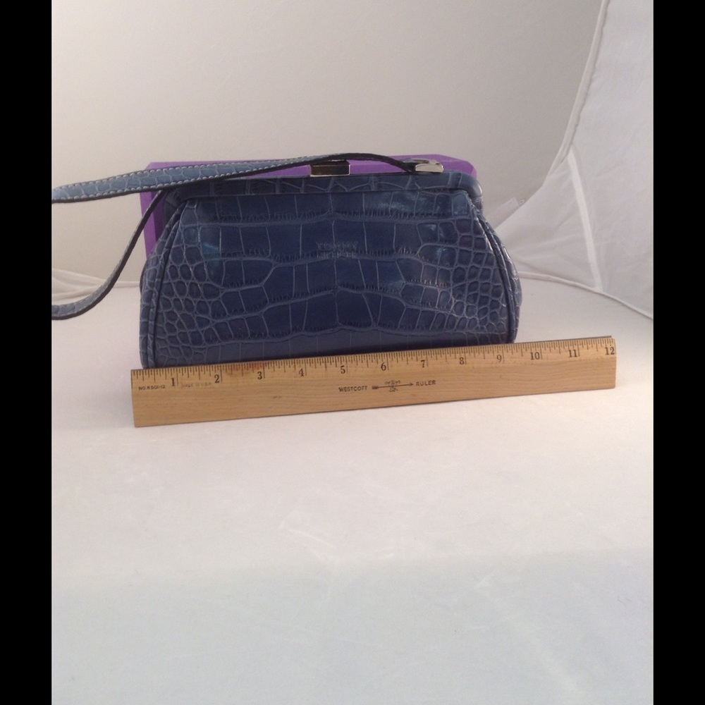 Tommy Hilfiger hand bag - Picture 1 of 4