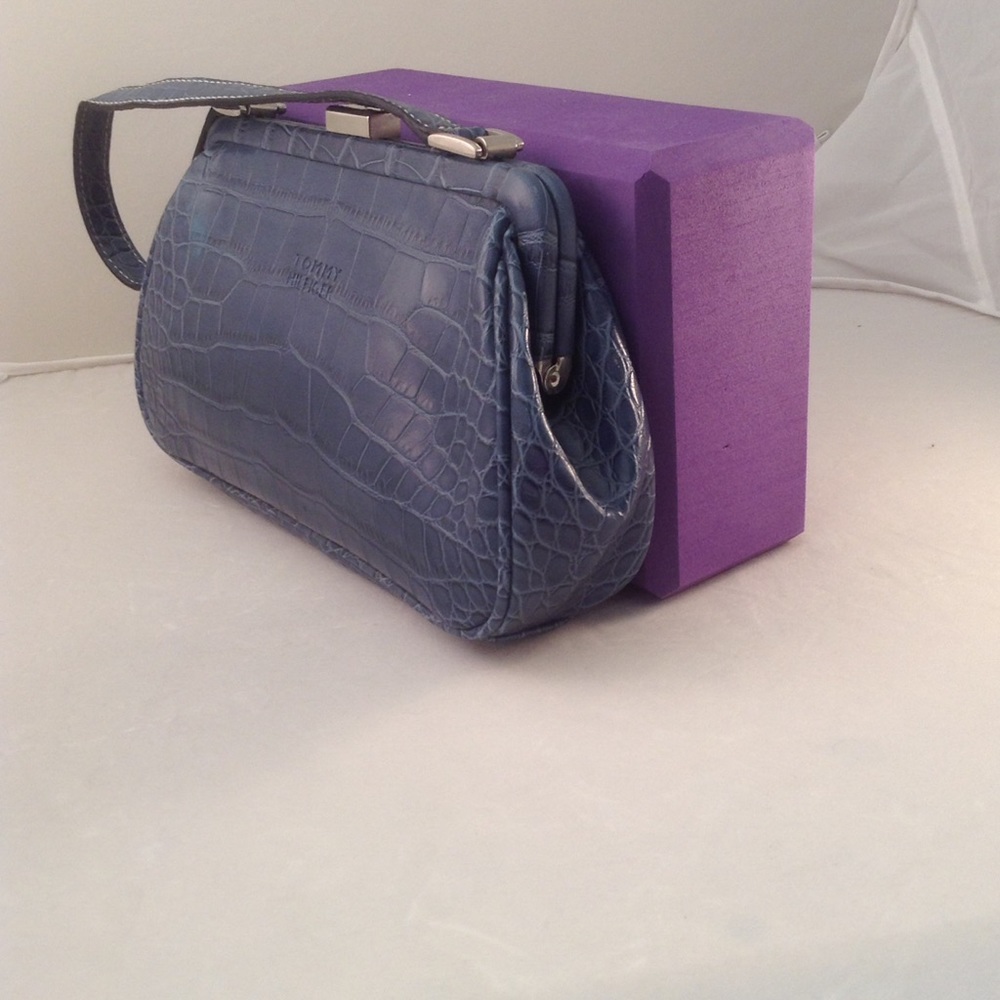 Tommy Hilfiger hand bag - Picture 2 of 4