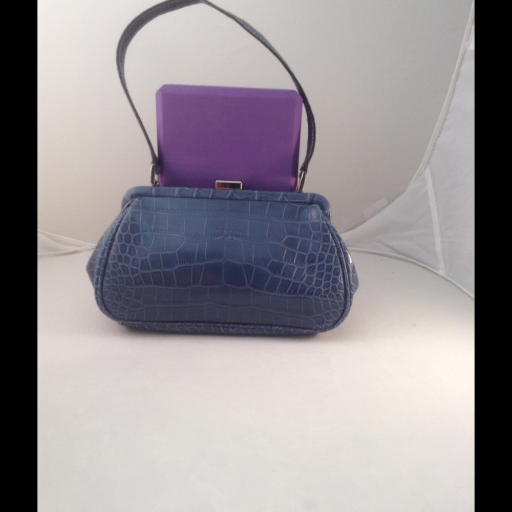 Tommy Hilfiger hand bag - Picture 3 of 4