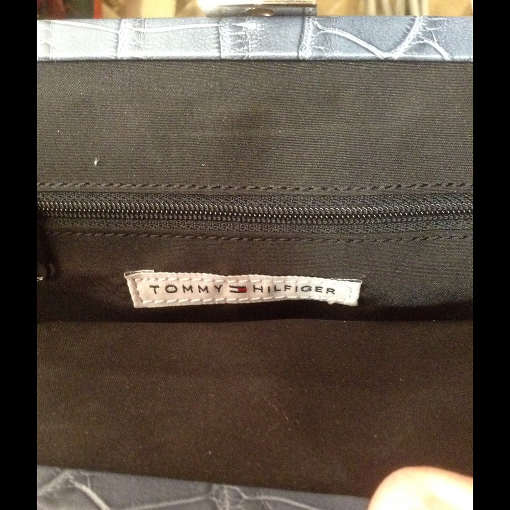 Tommy Hilfiger hand bag - Picture 4 of 4