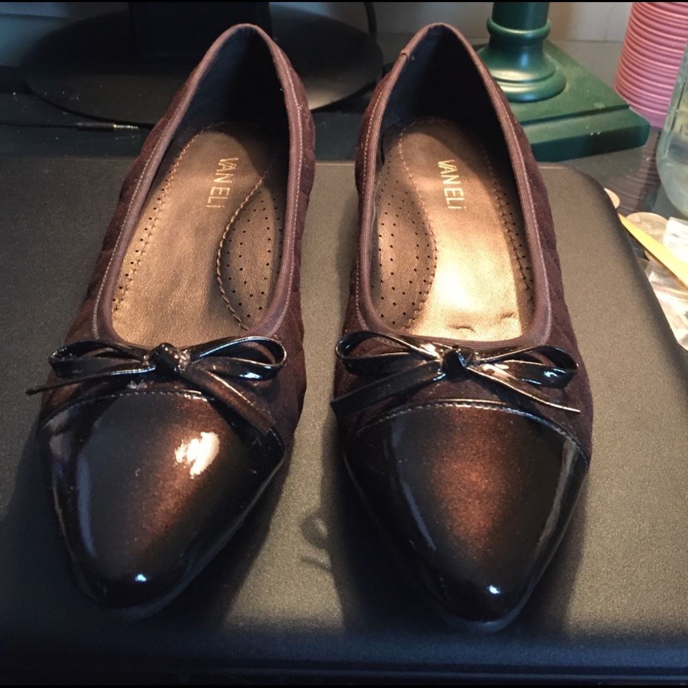 ***NWOT*** Vaneli Quilted Patent Leather Shoes - Picture 1 of 4