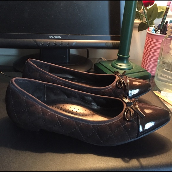 ***NWOT*** Vaneli Quilted Patent Leather Shoes - Picture 2 of 4