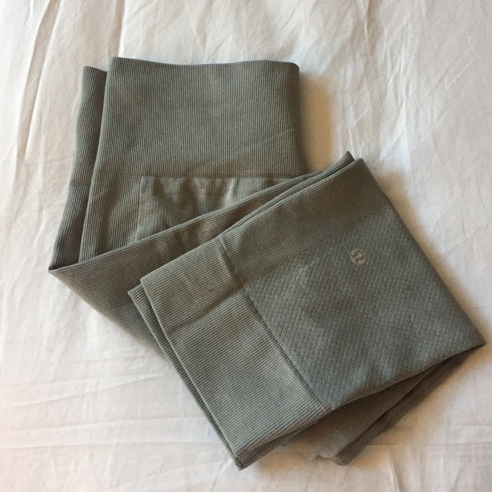 Grey Lululemon capris