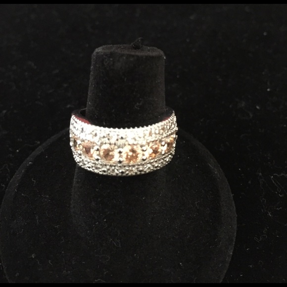 Jewelry - Beautiful sterling silver ring