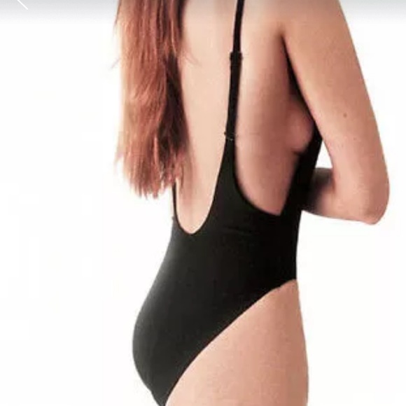 FLRST CLASS SWIMSUIT - Picture 3 of 4