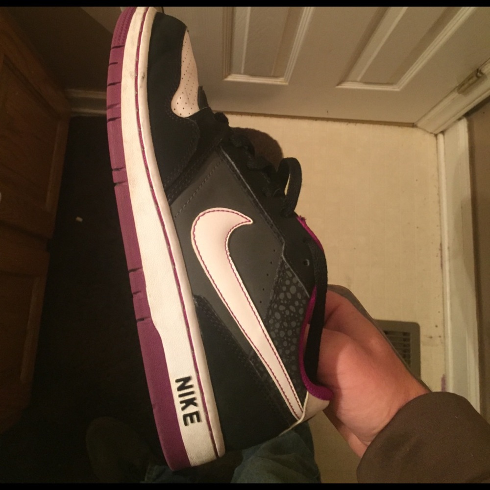 Basically new women's nikes. Super nice shoes