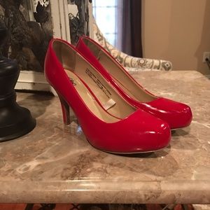 Mossimo Pumps