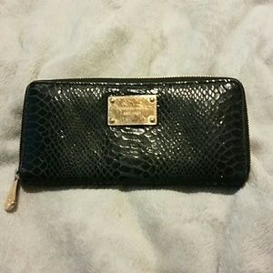 Michael kors wallet