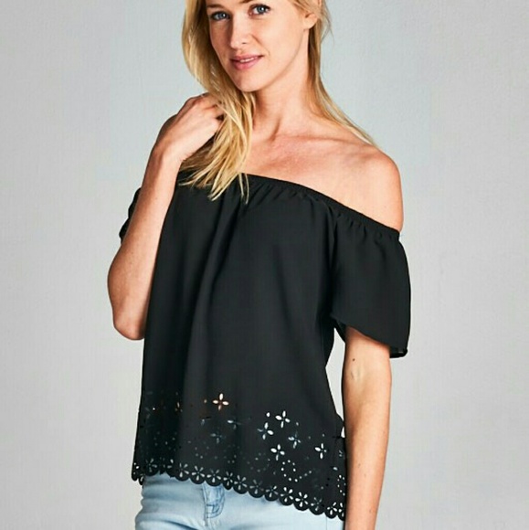 LAST ONE ✨ Black Laser Cut Hem Top - Picture 3 of 6