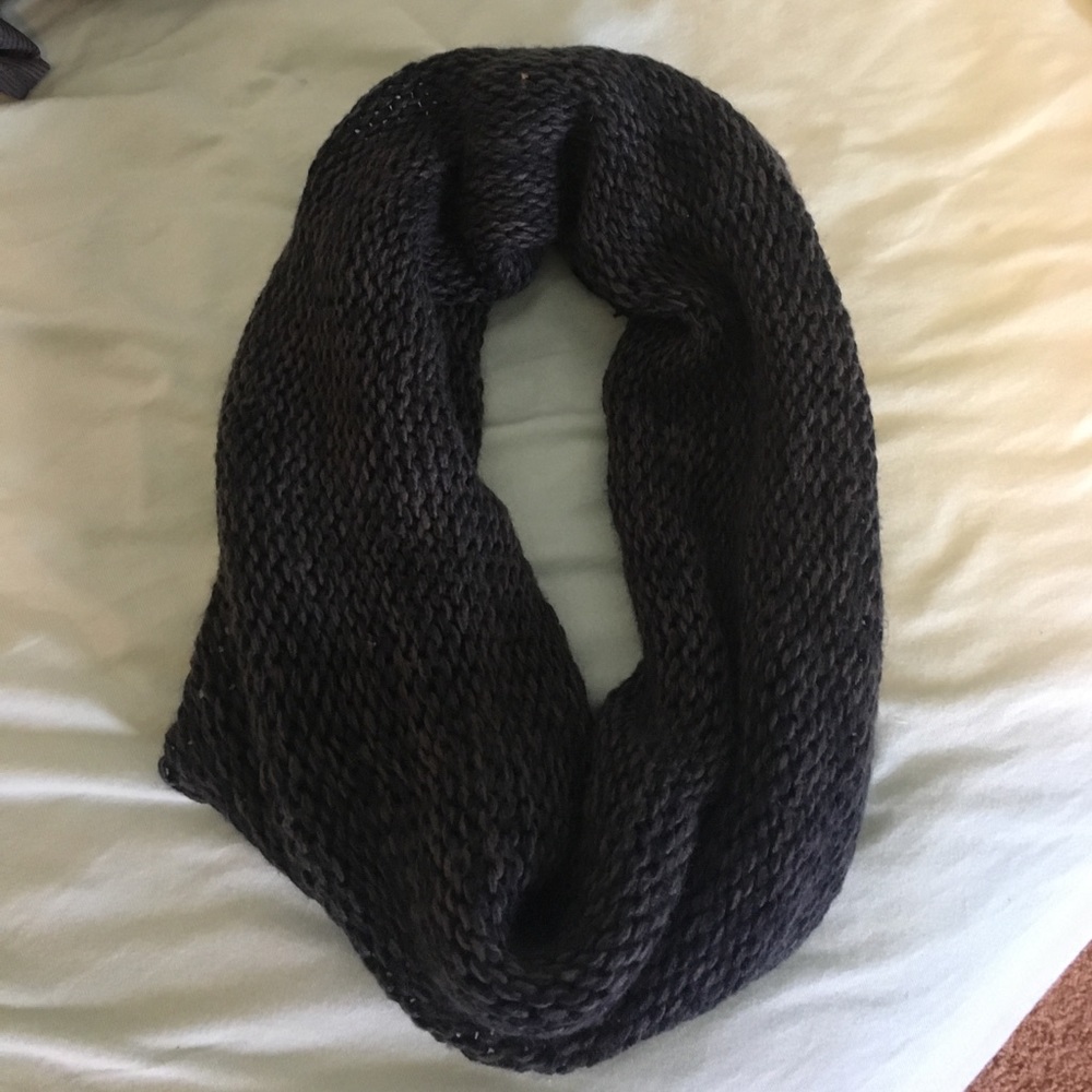Infinity winter scarf
