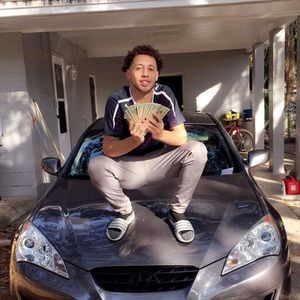 Meet your Posher, Devin