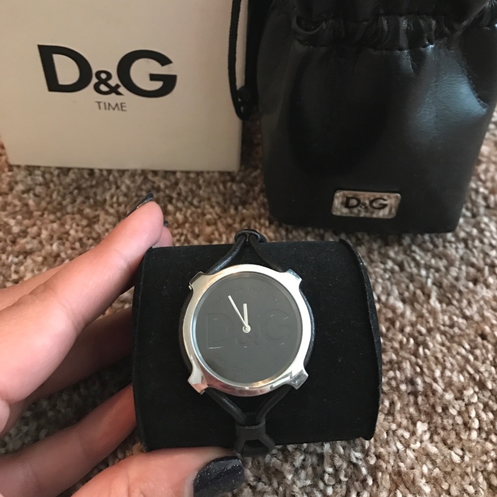 D&G black leather band watch