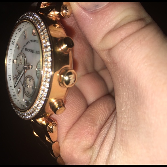 ❤️Gold Michael Kors watch need gone now!! ❤️