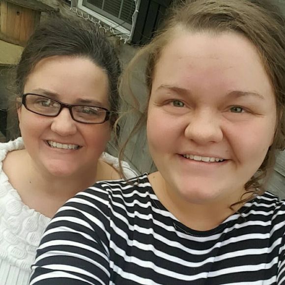 Meet your Posher, Danielle - Picture 1 of 1