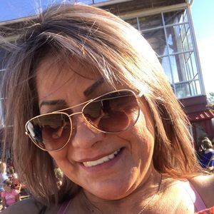 Meet your Posher, Veronica