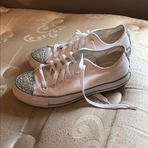 White converse size 7