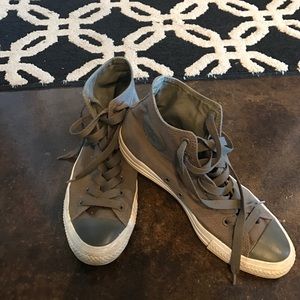 Men's gray high top Converse size 11
