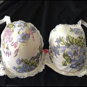 Victoria's  Secret 36DD Bra