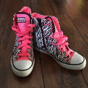 Girls Skecher wedge sneaker size 3