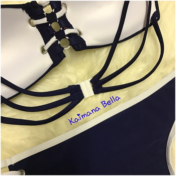 ❗️MOVING SALE 💙Pretty Lace Up Bandeau Halter - Picture 5 of 6